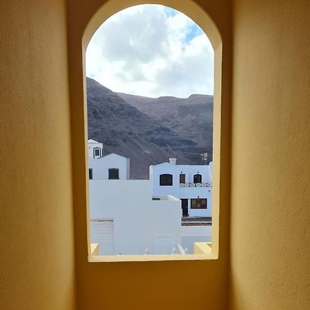 Cliff View Orzola Apartment Exterior photo